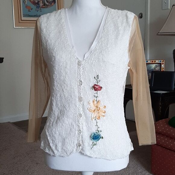 Elaris Sweaters - Elaris vintage white cardigan with tulle sleeves.